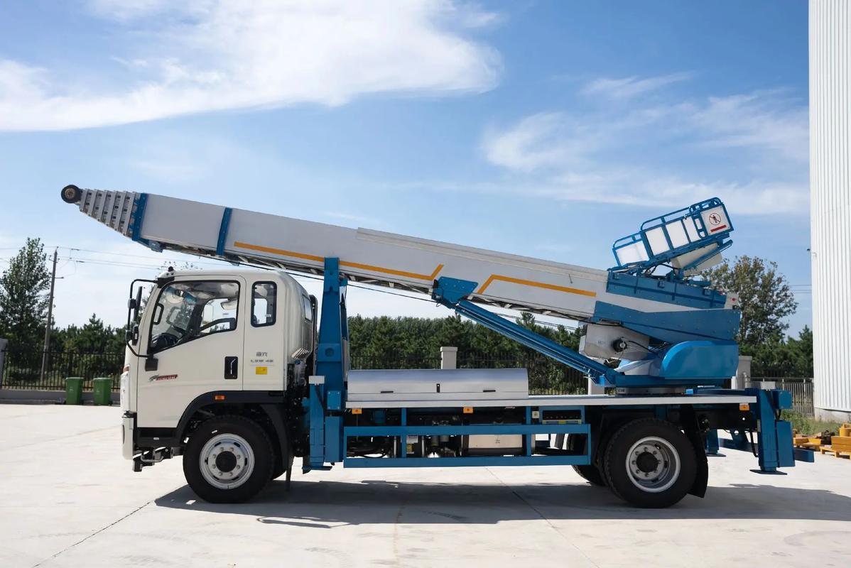 三江云梯上料车租赁费用