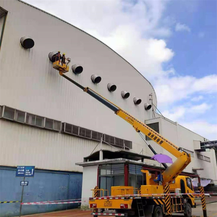 三江高空作业车出租服务：专业广告牌安装解决方案