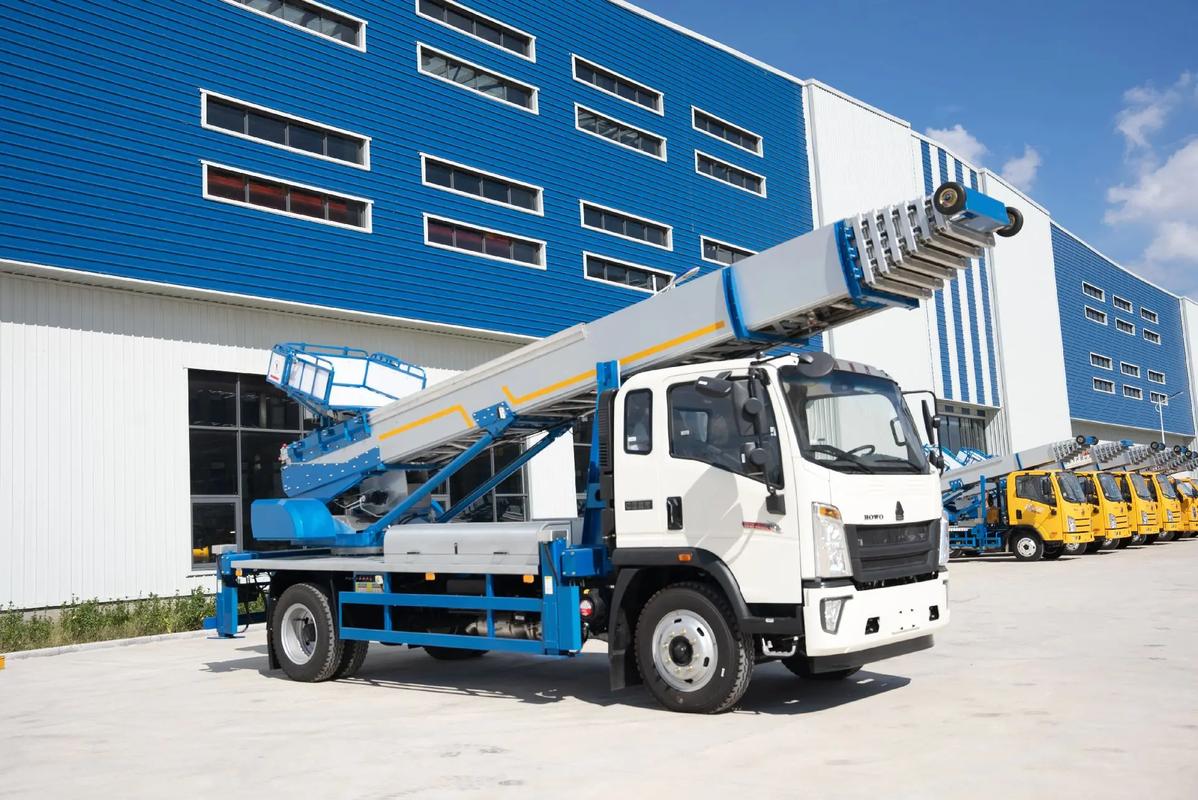 三江出租云梯车高空作业车 建筑垃圾搬运